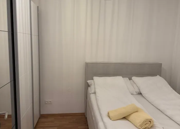 Apartment In 1030 *